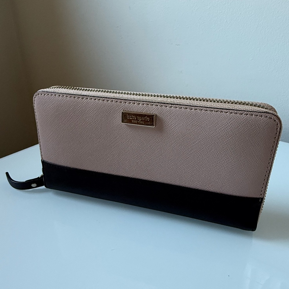 KATE SPADE Laurel Neda Zip Around Wallet Blush Black Two-Tone Saffiano Leather